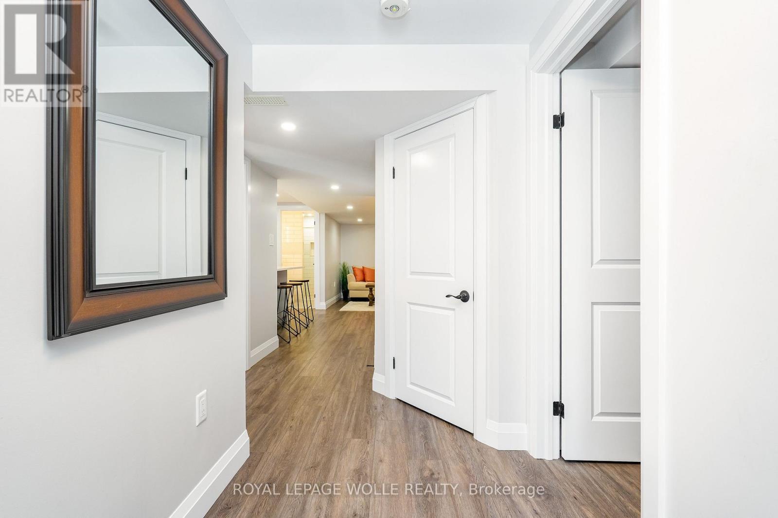 












206 WESTVALE DRIVE

,
Waterloo,




Ontario
N2T1C3

