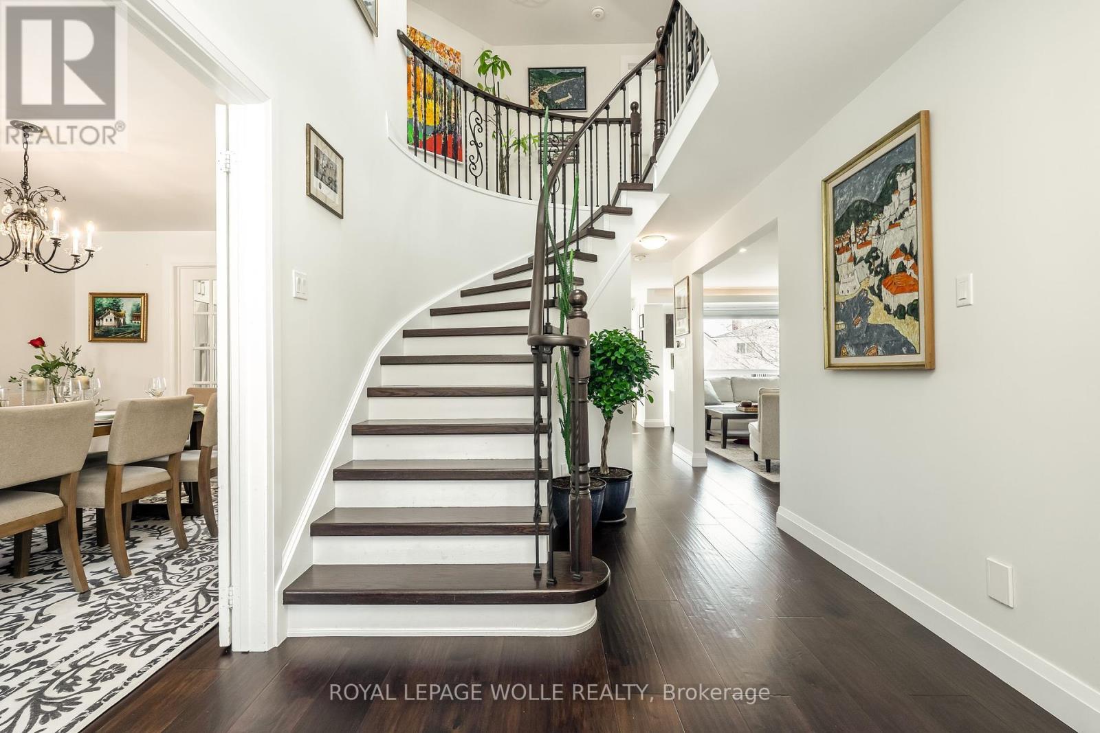 












206 WESTVALE DRIVE

,
Waterloo,




Ontario
N2T1C3

