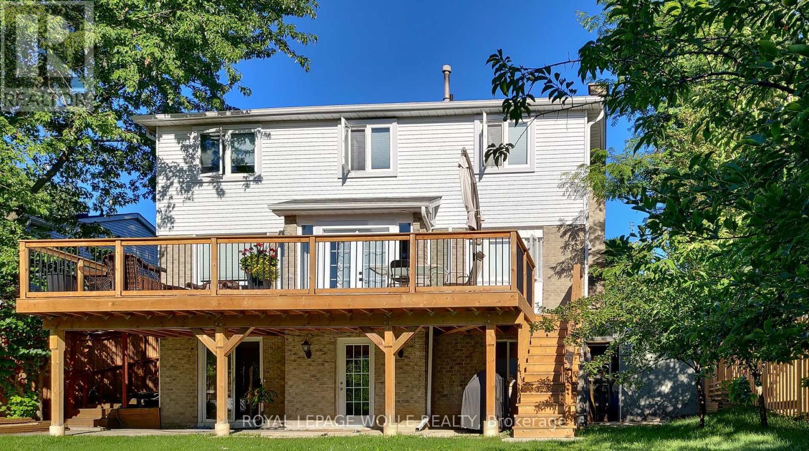 












206 WESTVALE DRIVE

,
Waterloo,




Ontario
N2T1C3

