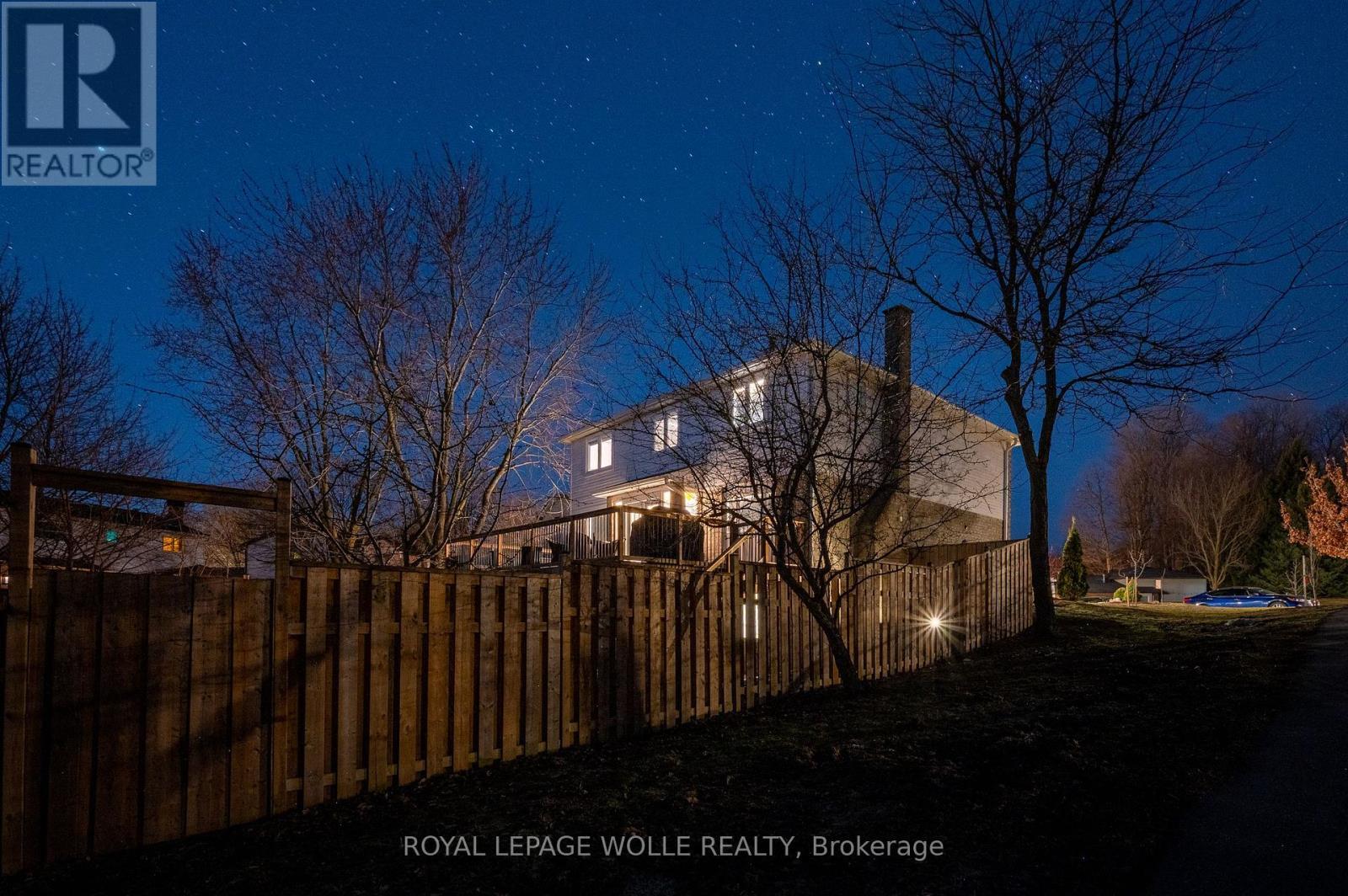 












206 WESTVALE DRIVE

,
Waterloo,




Ontario
N2T1C3

