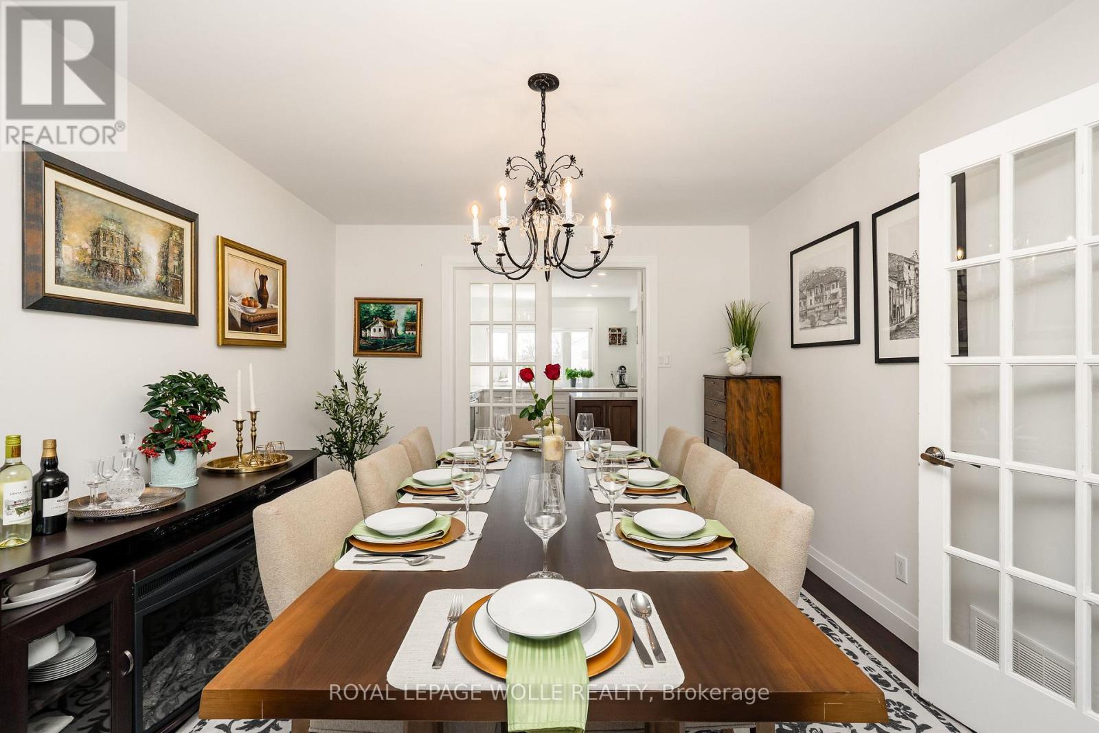 












206 WESTVALE DRIVE

,
Waterloo,




Ontario
N2T1C3

