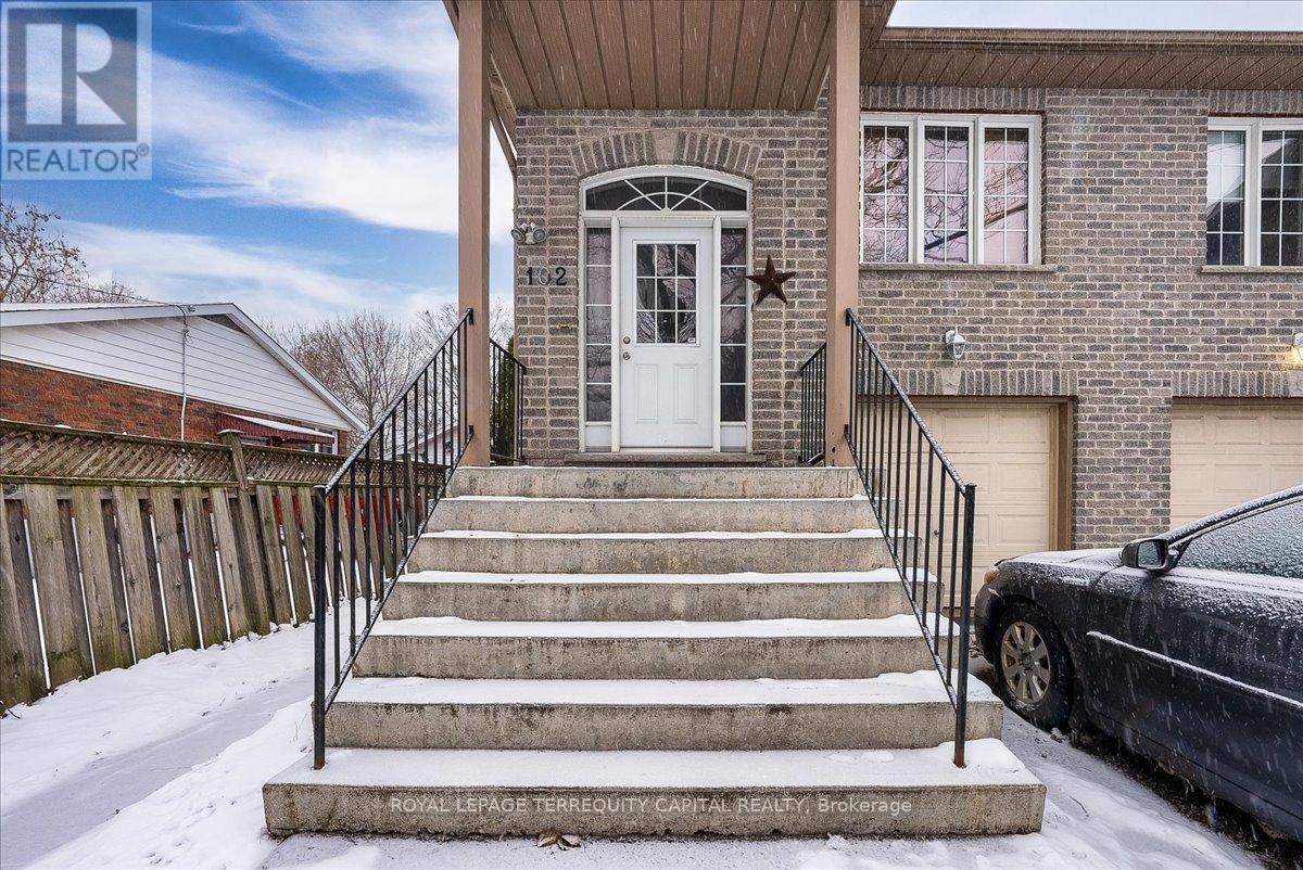 












102 HENRY STREET

,
Barrie,




Ontario
L4N1C8

