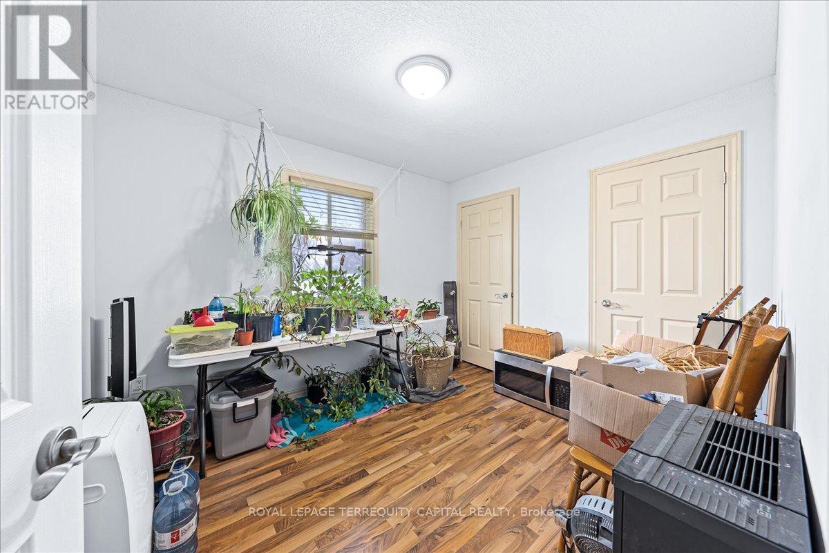 












102 HENRY STREET

,
Barrie,




Ontario
L4N1C8


