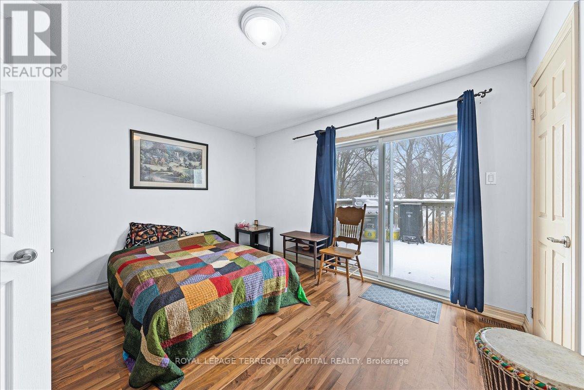 












102 HENRY STREET

,
Barrie,




Ontario
L4N1C8

