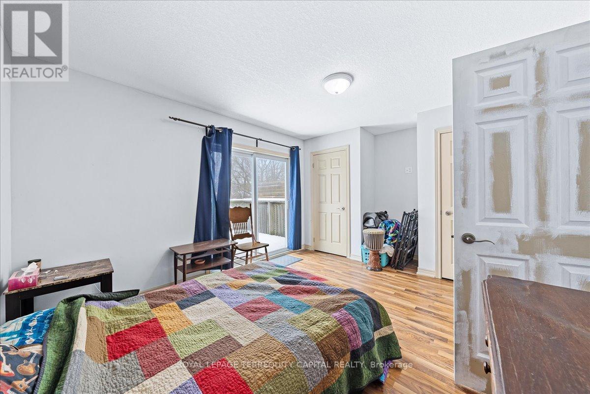 












102 HENRY STREET

,
Barrie,




Ontario
L4N1C8

