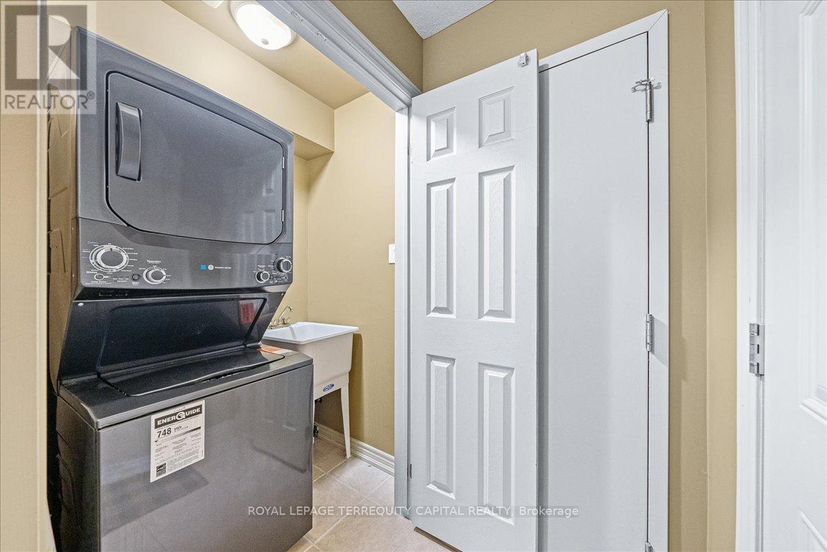 












102 HENRY STREET

,
Barrie,




Ontario
L4N1C8


