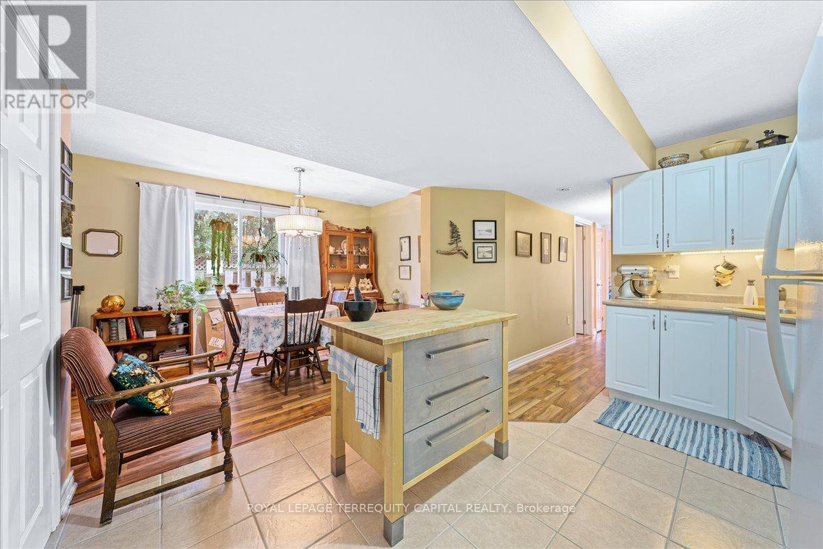 












102 HENRY STREET

,
Barrie,




Ontario
L4N1C8

