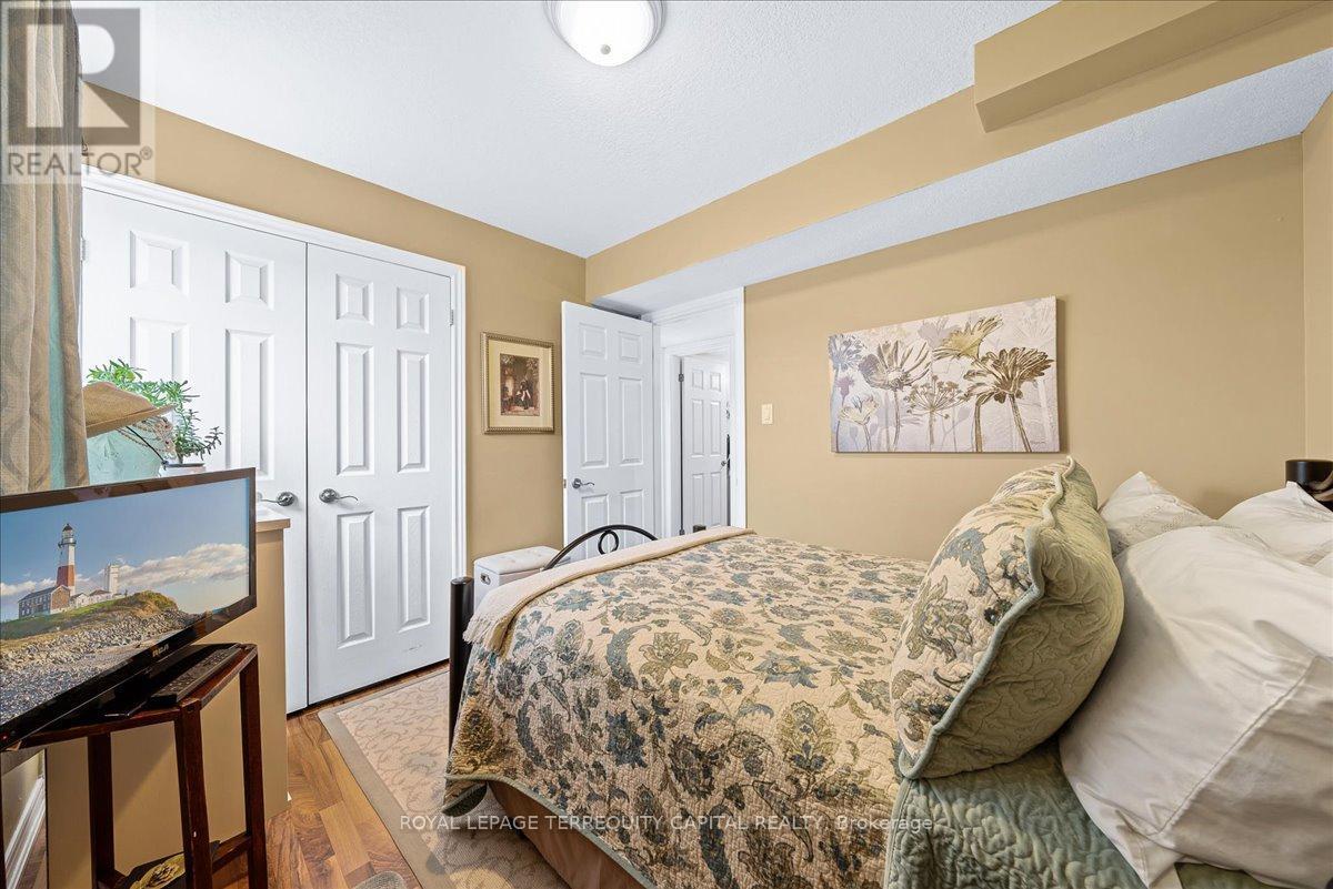 












102 HENRY STREET

,
Barrie,




Ontario
L4N1C8

