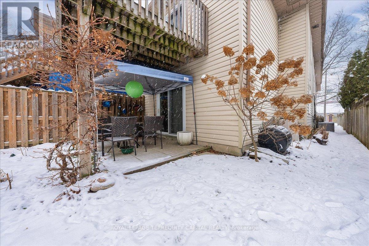












102 HENRY STREET

,
Barrie,




Ontario
L4N1C8

