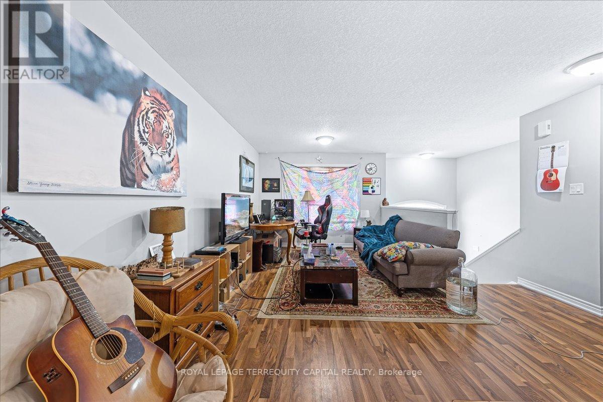 












102 HENRY STREET

,
Barrie,




Ontario
L4N1C8


