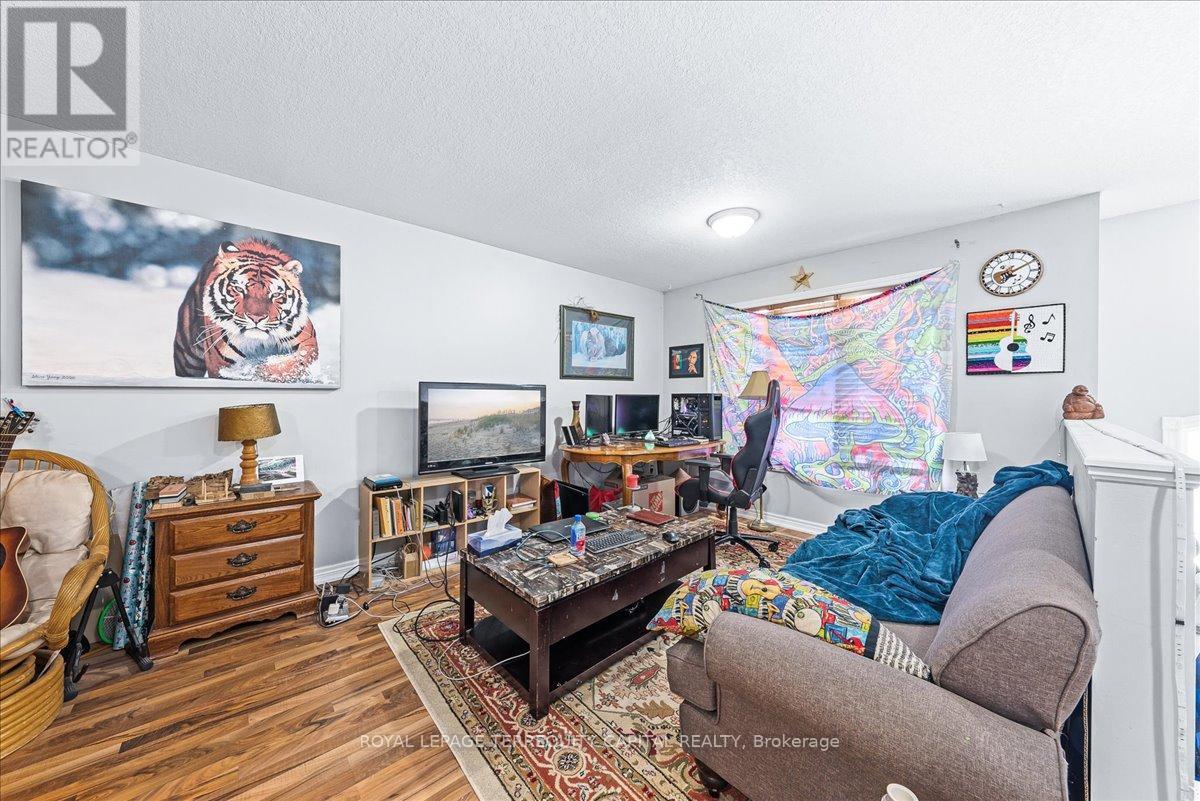 












102 HENRY STREET

,
Barrie,




Ontario
L4N1C8

