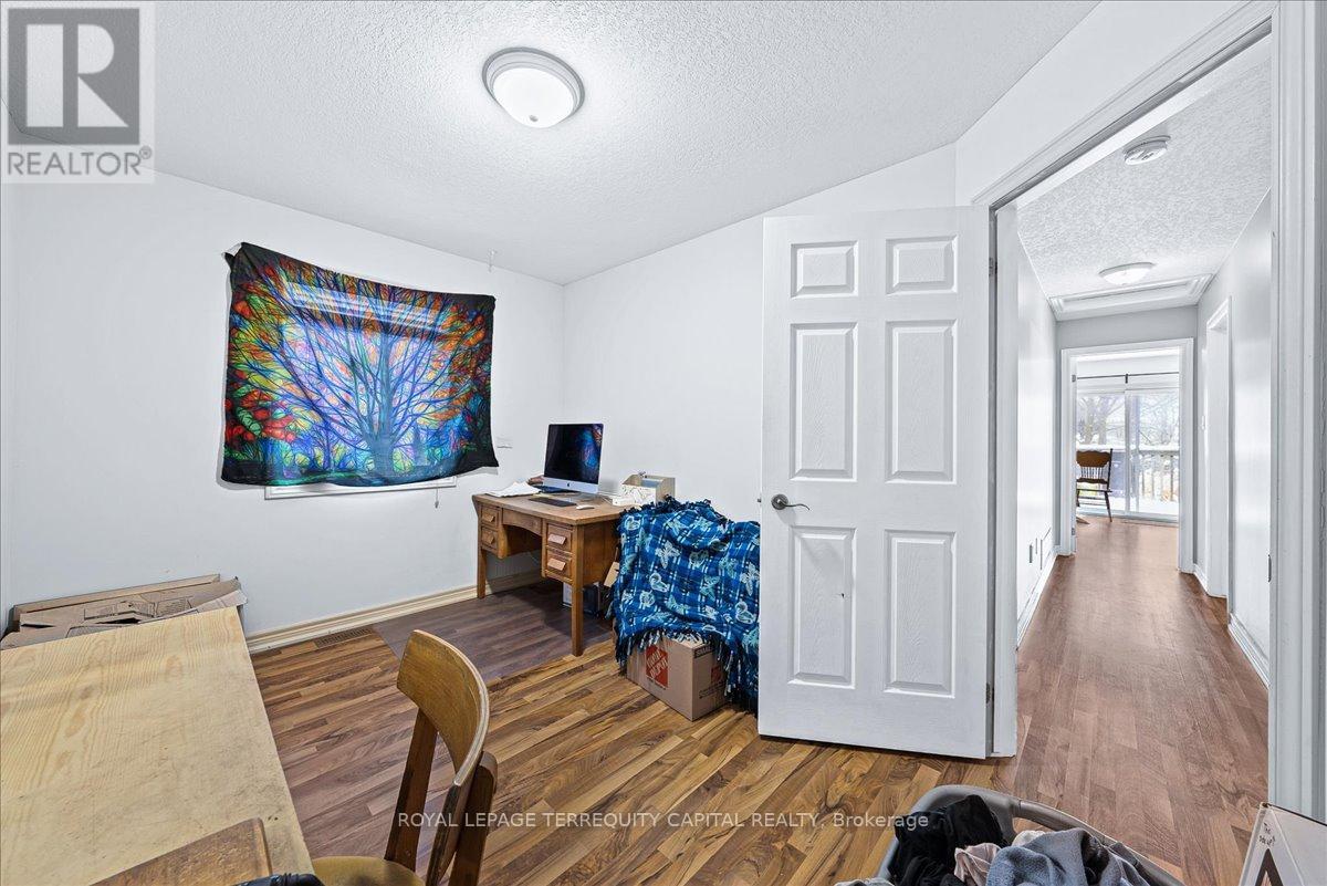 












102 HENRY STREET

,
Barrie,




Ontario
L4N1C8

