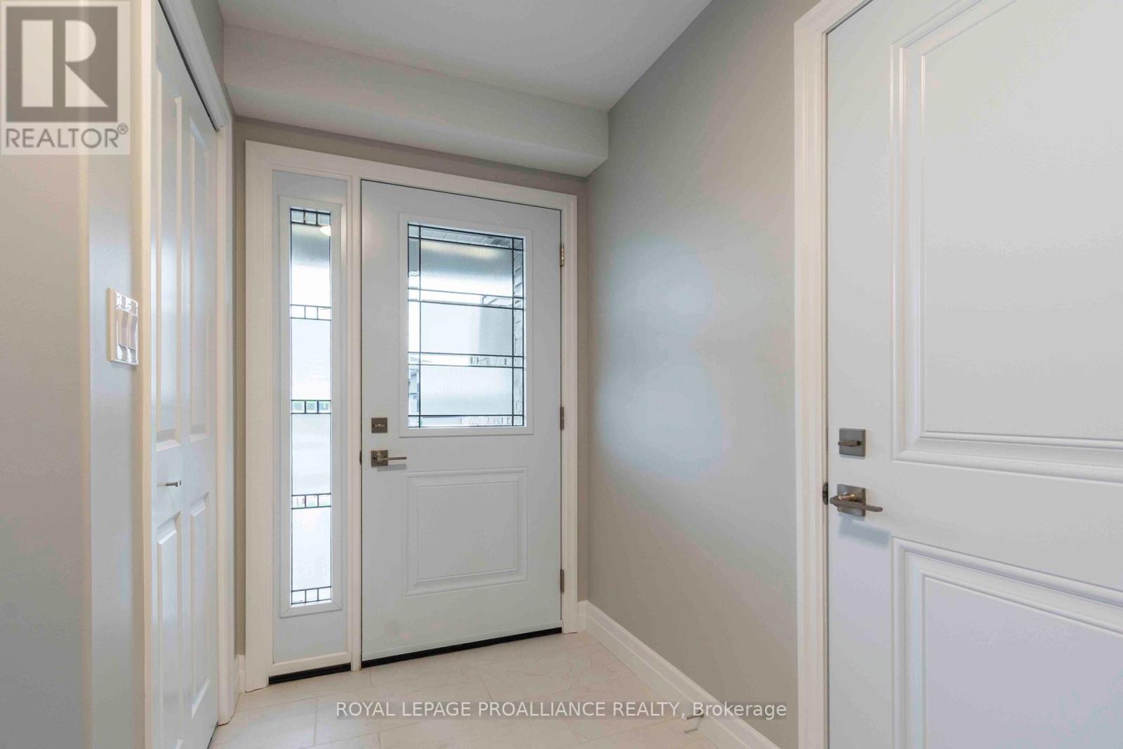 












61 MEAGAN LANE

,
Quinte West (Frankford Ward),




Ontario
K0K2C0

