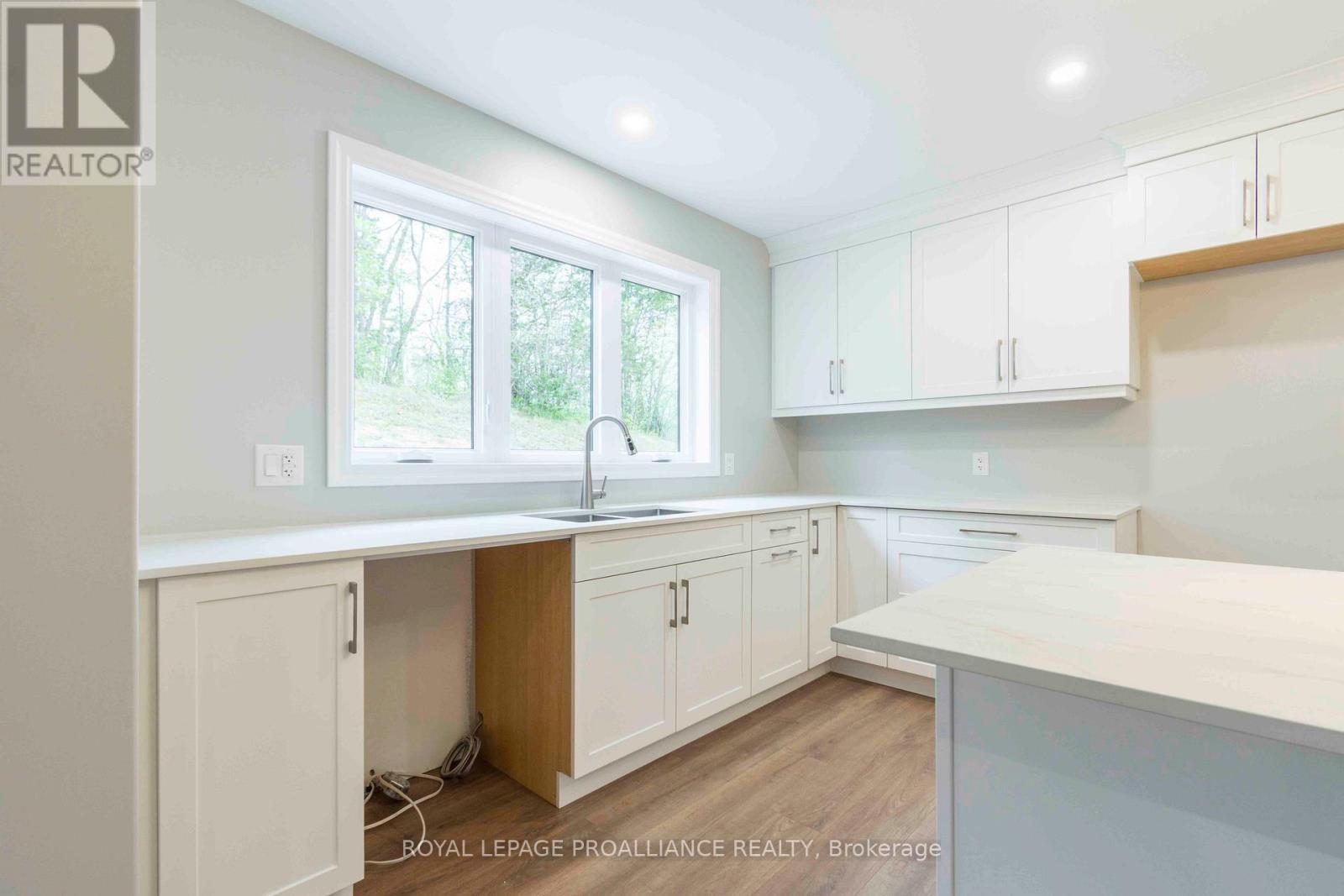 












61 MEAGAN LANE

,
Quinte West (Frankford Ward),




Ontario
K0K2C0

