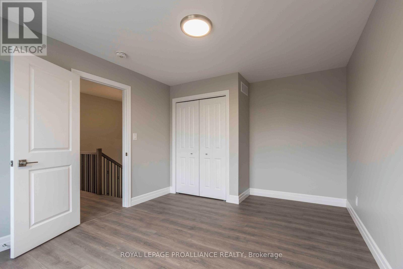 












61 MEAGAN LANE

,
Quinte West (Frankford Ward),




Ontario
K0K2C0

