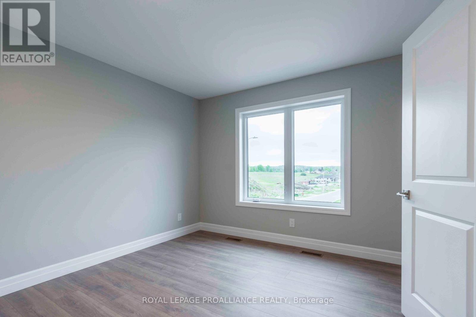 












61 MEAGAN LANE

,
Quinte West (Frankford Ward),




Ontario
K0K2C0

