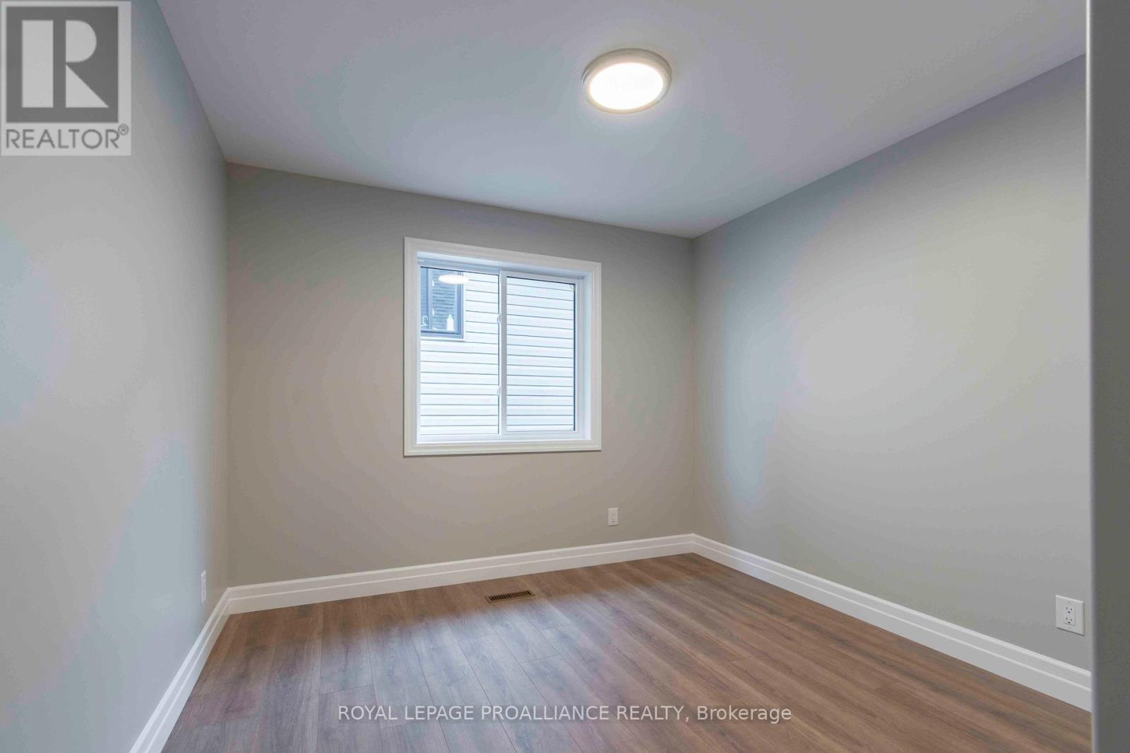 












61 MEAGAN LANE

,
Quinte West (Frankford Ward),




Ontario
K0K2C0

