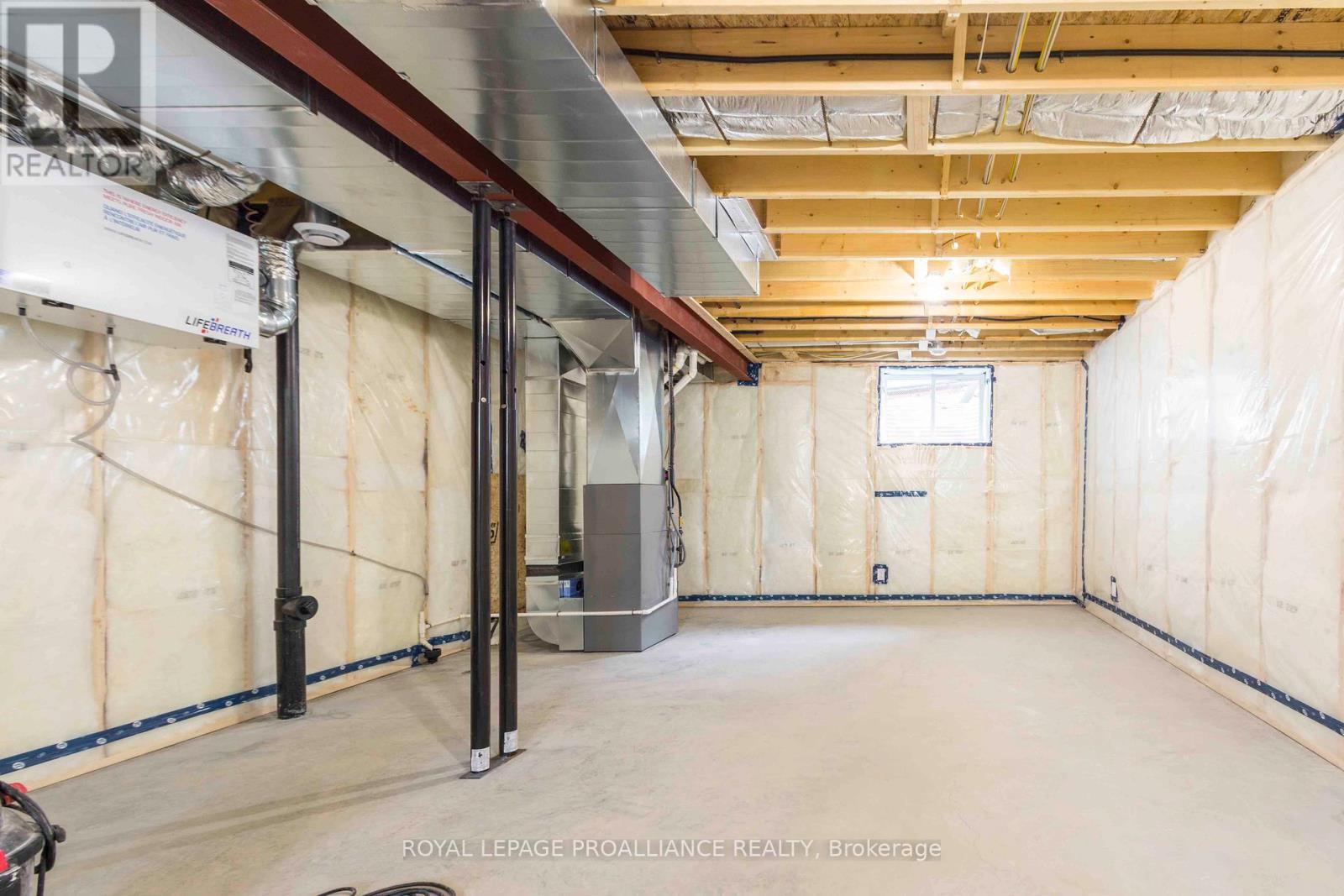 












61 MEAGAN LANE

,
Quinte West (Frankford Ward),




Ontario
K0K2C0

