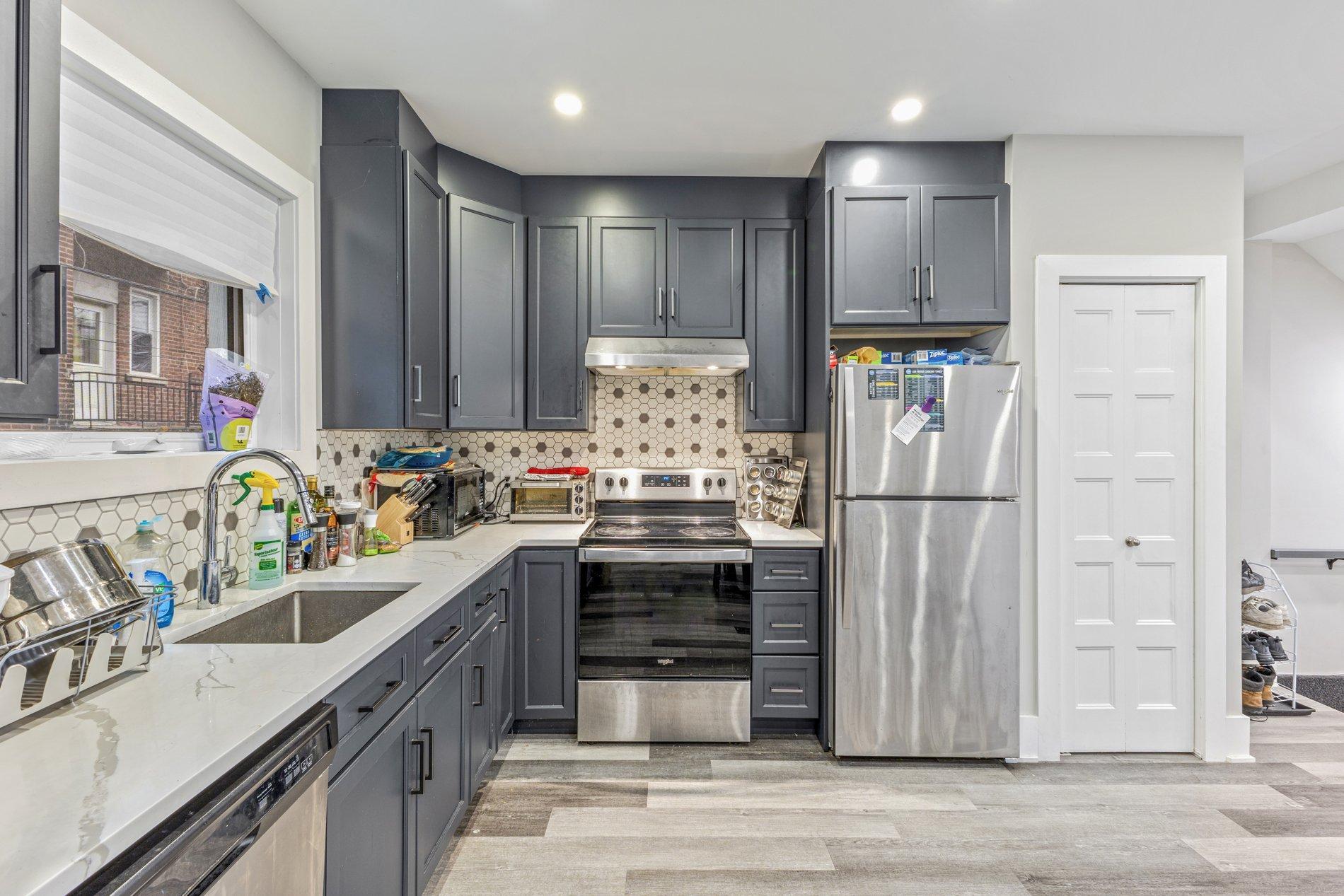 









4753

 - 4755


Av. Coolbrook

,
Montréal (Côte-des-Neiges/Notre-Dame-de-Grâce),




QC
H3X2K7

