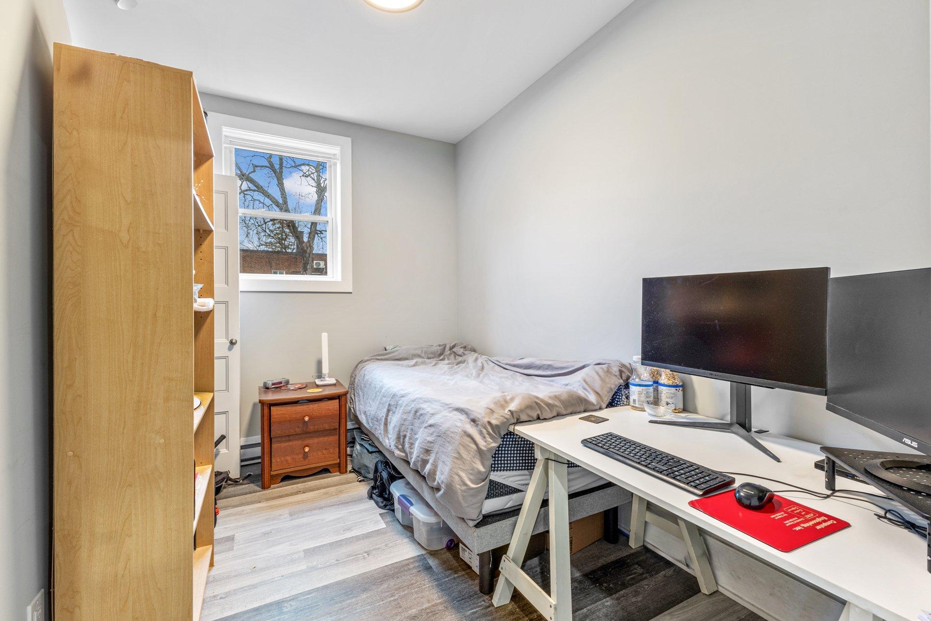 









4753

 - 4755


Av. Coolbrook

,
Montréal (Côte-des-Neiges/Notre-Dame-de-Grâce),




QC
H3X2K7

