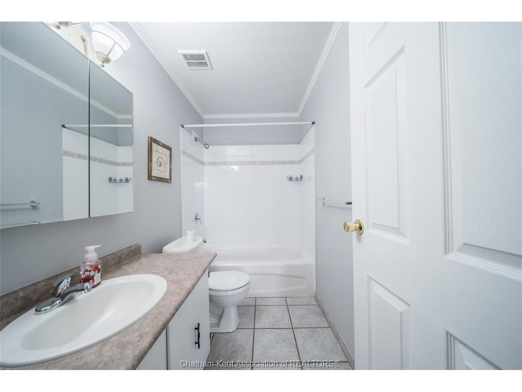 









975


Grand

Avenue West, 309,
Chatham,




ON
N7M 4Z6

