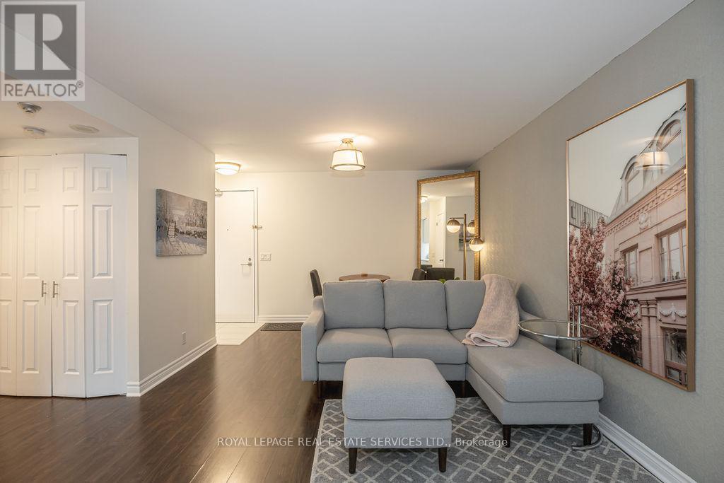 












1503 - 50 LOMBARD STREET

,
Toronto,




Ontario
M5C2X4

