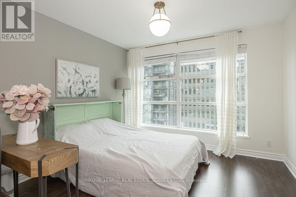 












1503 - 50 LOMBARD STREET

,
Toronto,




Ontario
M5C2X4

