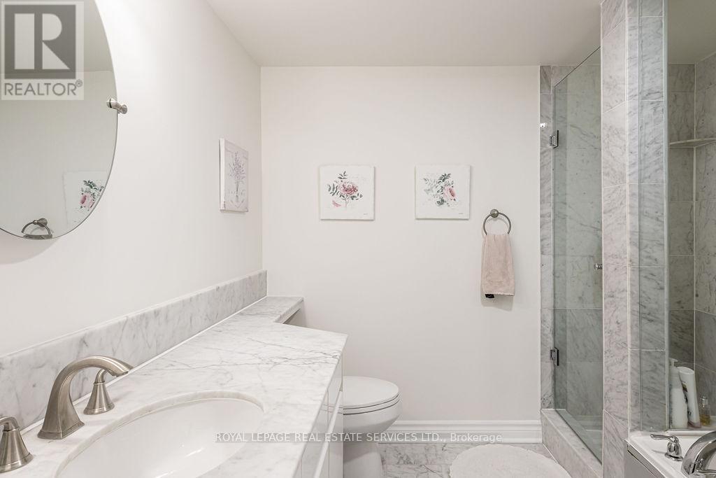 












1503 - 50 LOMBARD STREET

,
Toronto,




Ontario
M5C2X4

