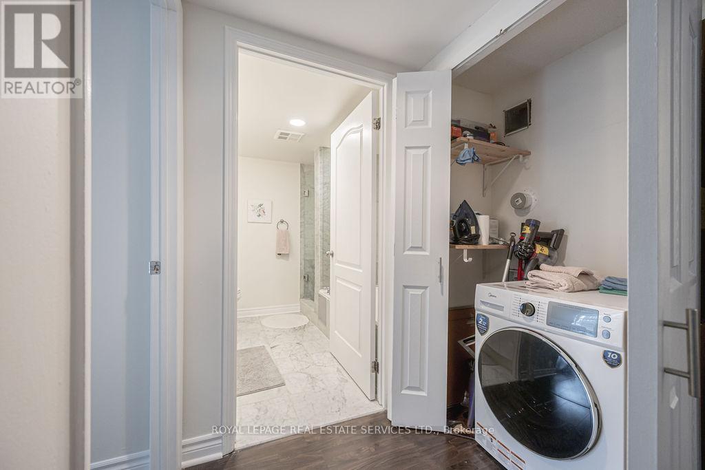 












1503 - 50 LOMBARD STREET

,
Toronto,




Ontario
M5C2X4

