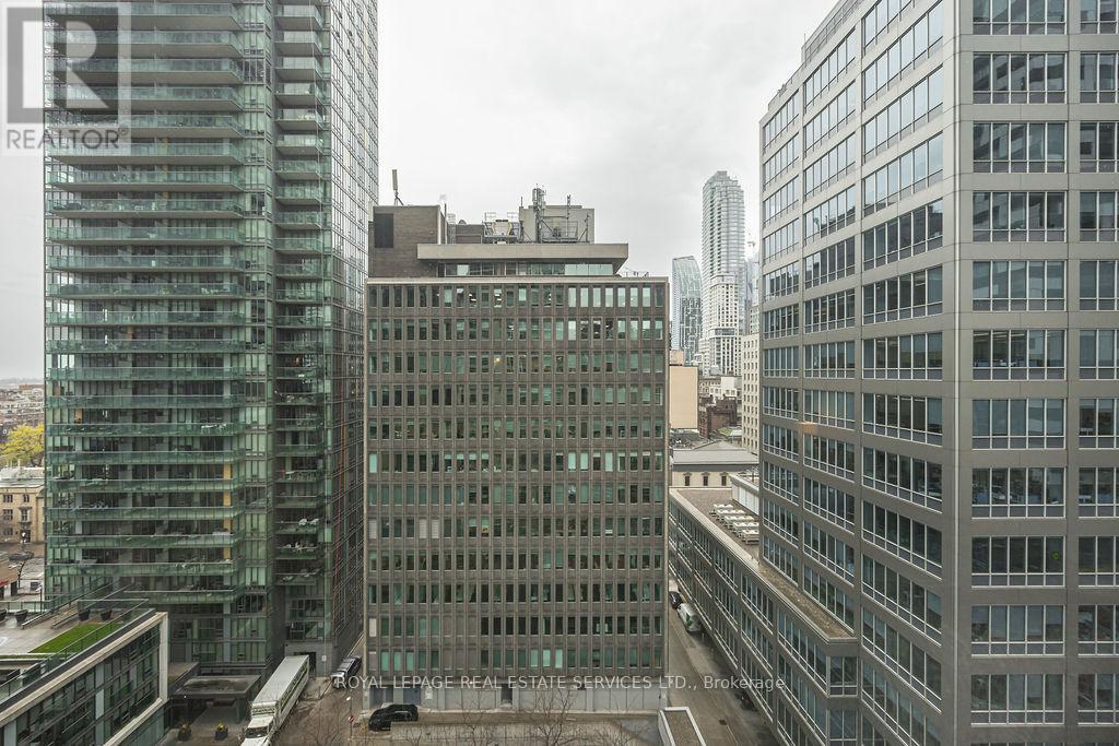 












1503 - 50 LOMBARD STREET

,
Toronto,




Ontario
M5C2X4

