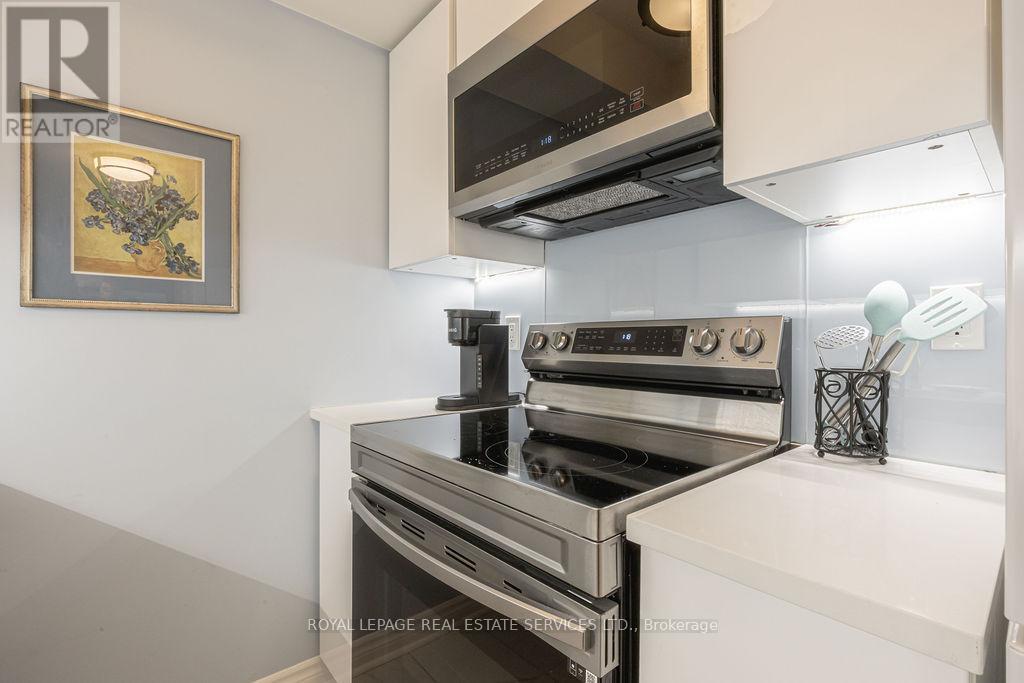 












1503 - 50 LOMBARD STREET

,
Toronto,




Ontario
M5C2X4

