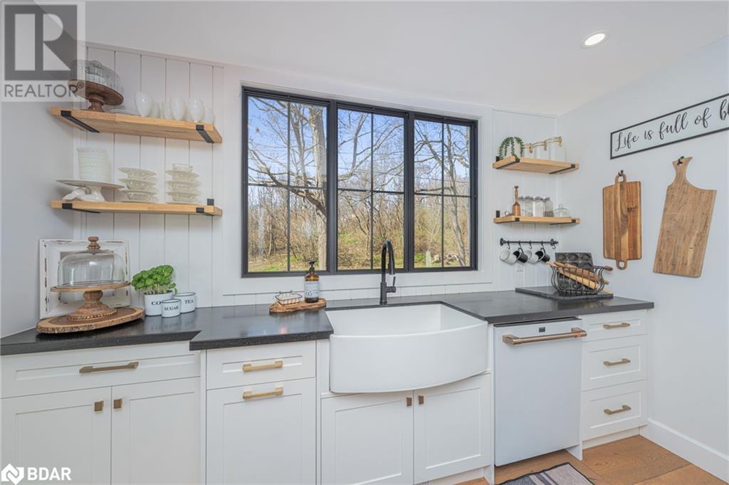 












27 TWEEDLE Street

,
Glen Williams,




Ontario
L7G3S6

