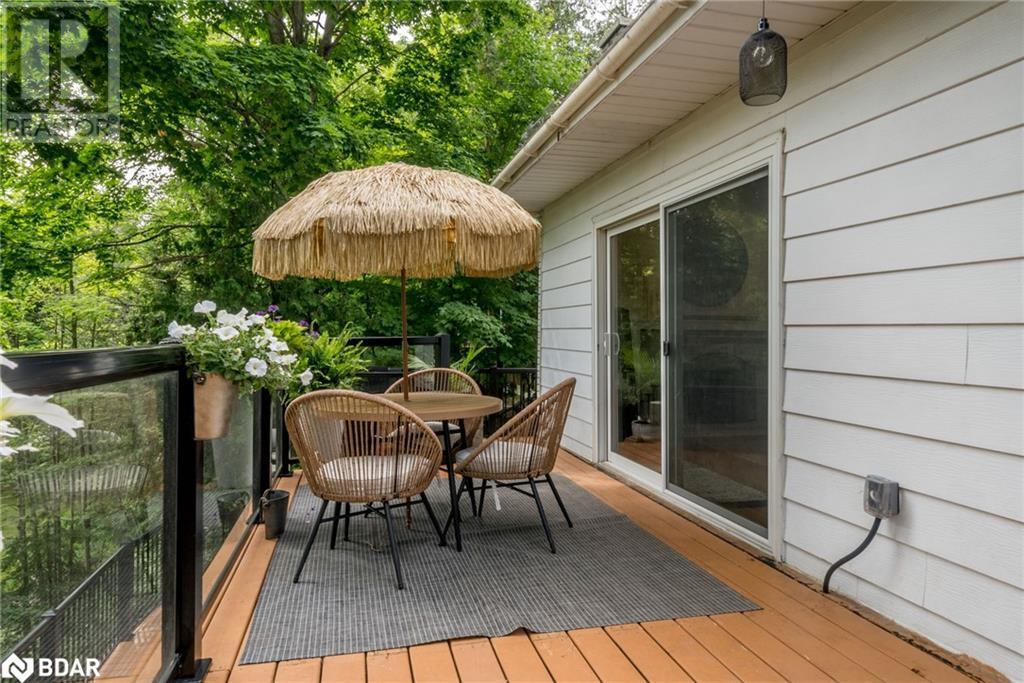 












27 TWEEDLE Street

,
Glen Williams,




Ontario
L7G3S6


