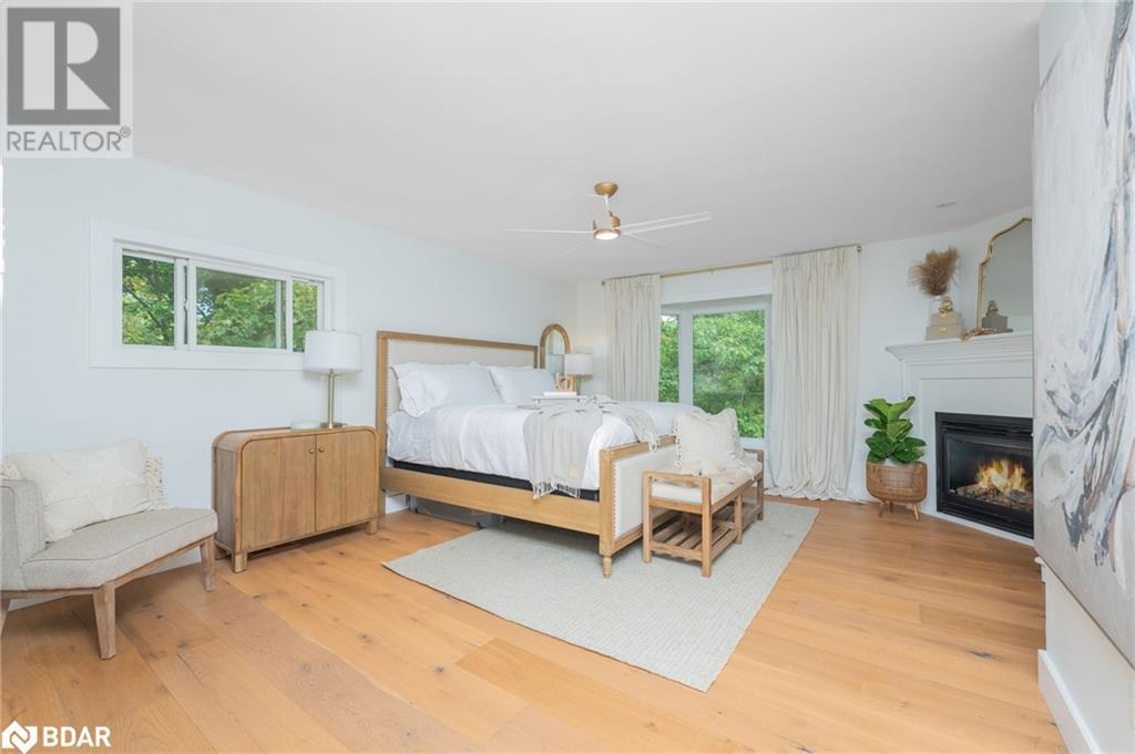 












27 TWEEDLE Street

,
Glen Williams,




Ontario
L7G3S6

