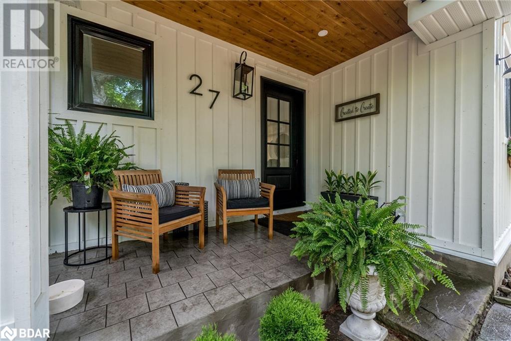 












27 TWEEDLE Street

,
Glen Williams,




Ontario
L7G3S6

