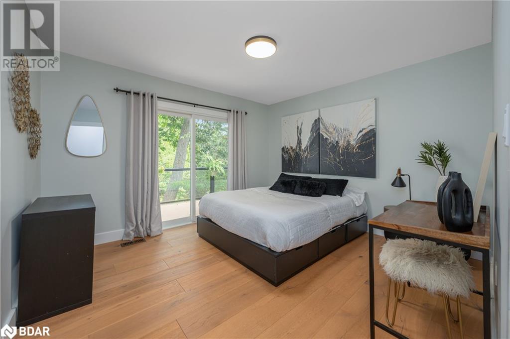 












27 TWEEDLE Street

,
Glen Williams,




Ontario
L7G3S6

