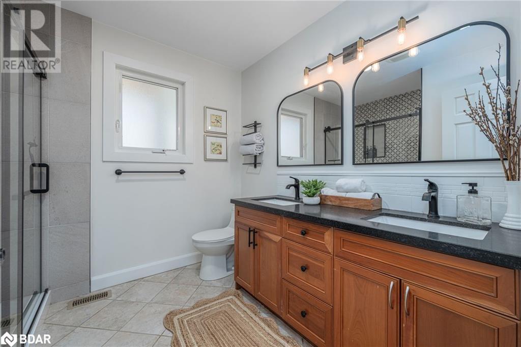 












27 TWEEDLE Street

,
Glen Williams,




Ontario
L7G3S6

