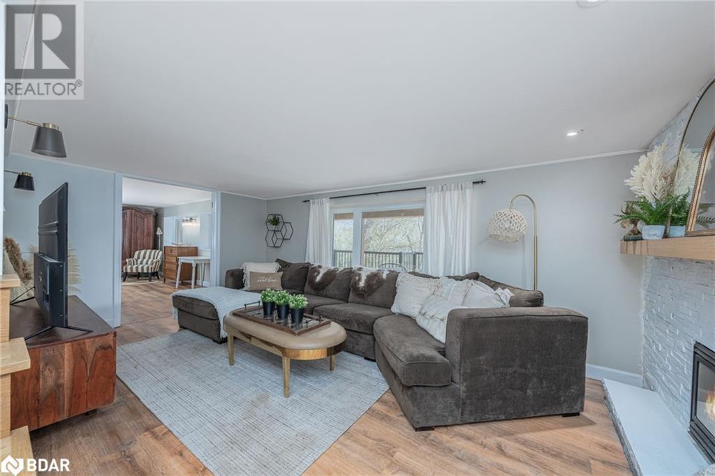 












27 TWEEDLE Street

,
Glen Williams,




Ontario
L7G3S6

