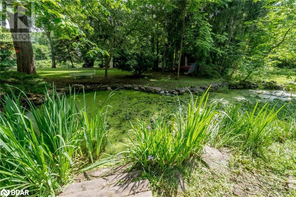 












27 TWEEDLE Street

,
Glen Williams,




Ontario
L7G3S6

