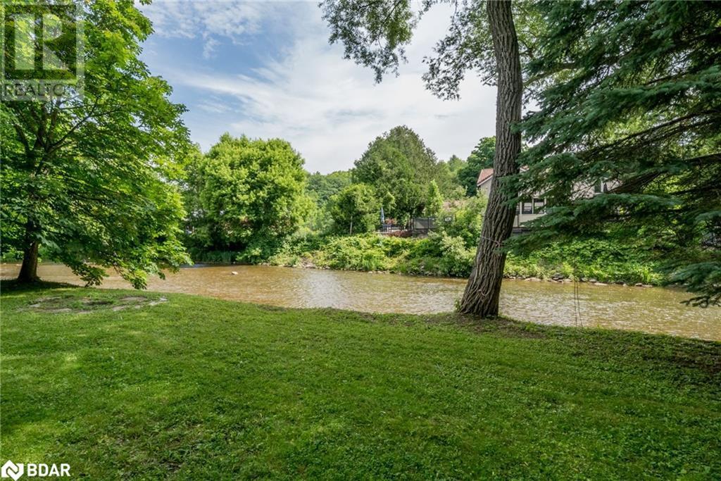 












27 TWEEDLE Street

,
Glen Williams,




Ontario
L7G3S6

