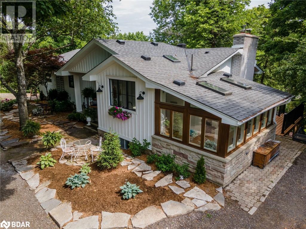 












27 TWEEDLE Street

,
Glen Williams,




Ontario
L7G3S6


