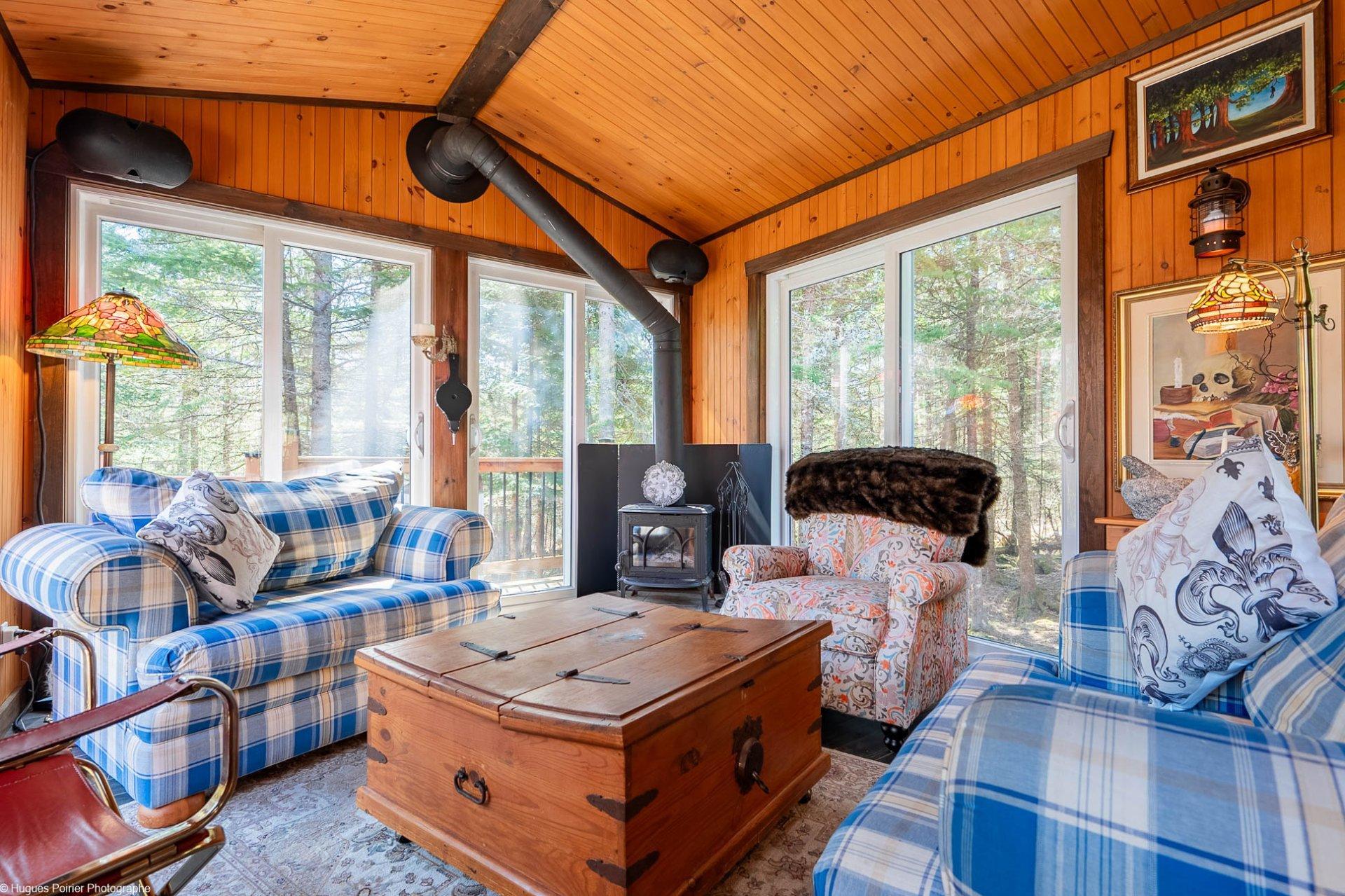









6365


Ch. des Hauteurs

,
Sainte-Adèle,




QC
J8B1N4

