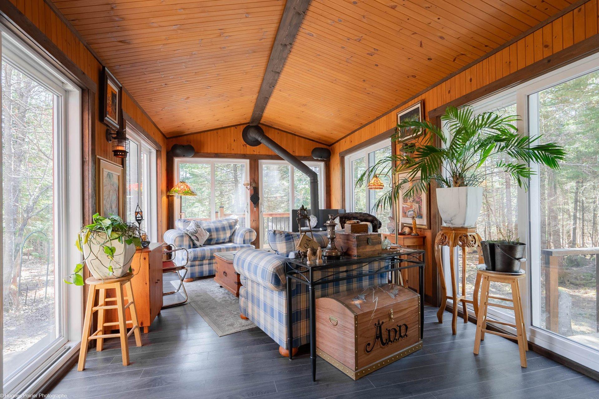 









6365


Ch. des Hauteurs

,
Sainte-Adèle,




QC
J8B1N4


