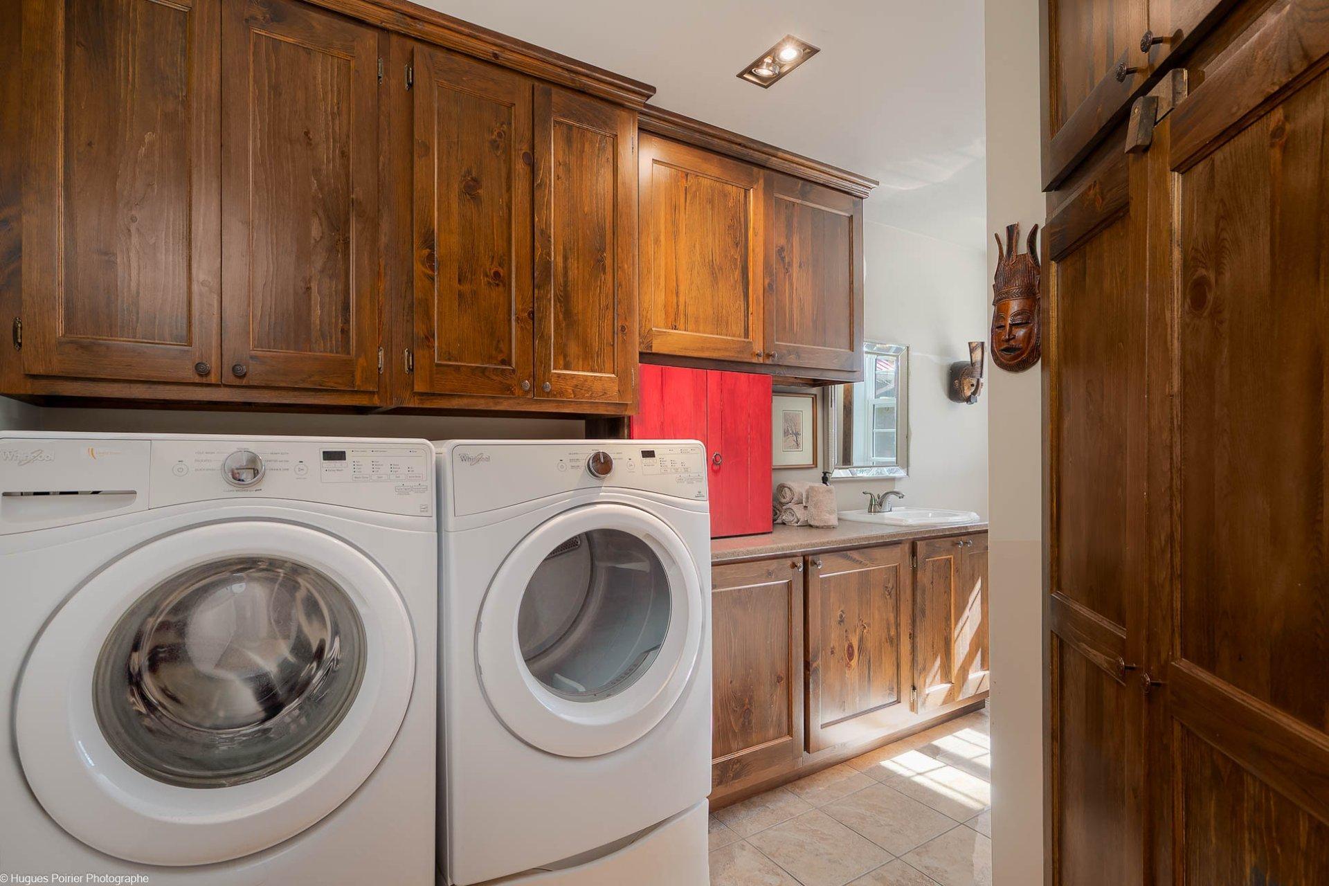 









6365


Ch. des Hauteurs

,
Sainte-Adèle,




QC
J8B1N4

