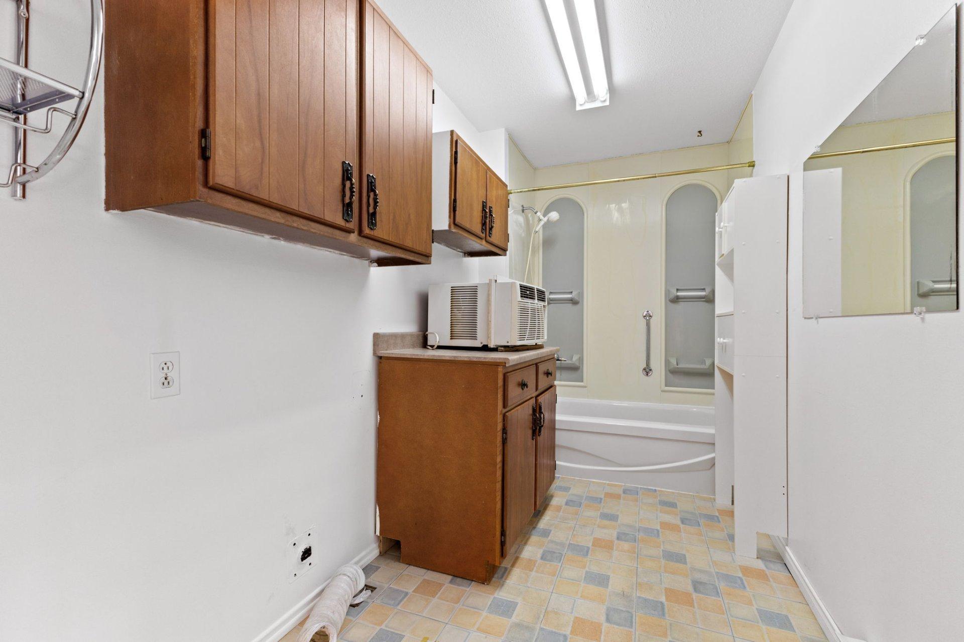 









44


Rue Montreuil

,
Gatineau (Gatineau),




QC
J8T5C8

