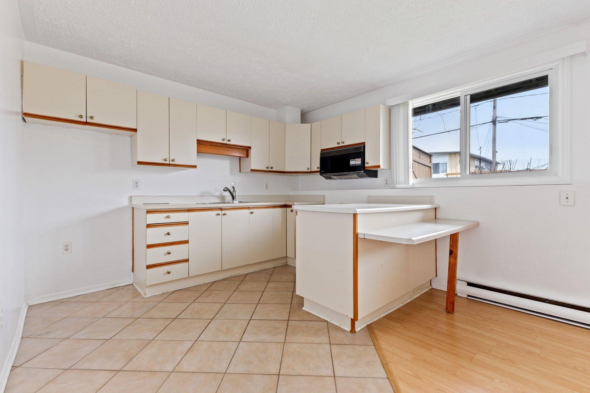 









44


Rue Montreuil

,
Gatineau (Gatineau),




QC
J8T5C8

