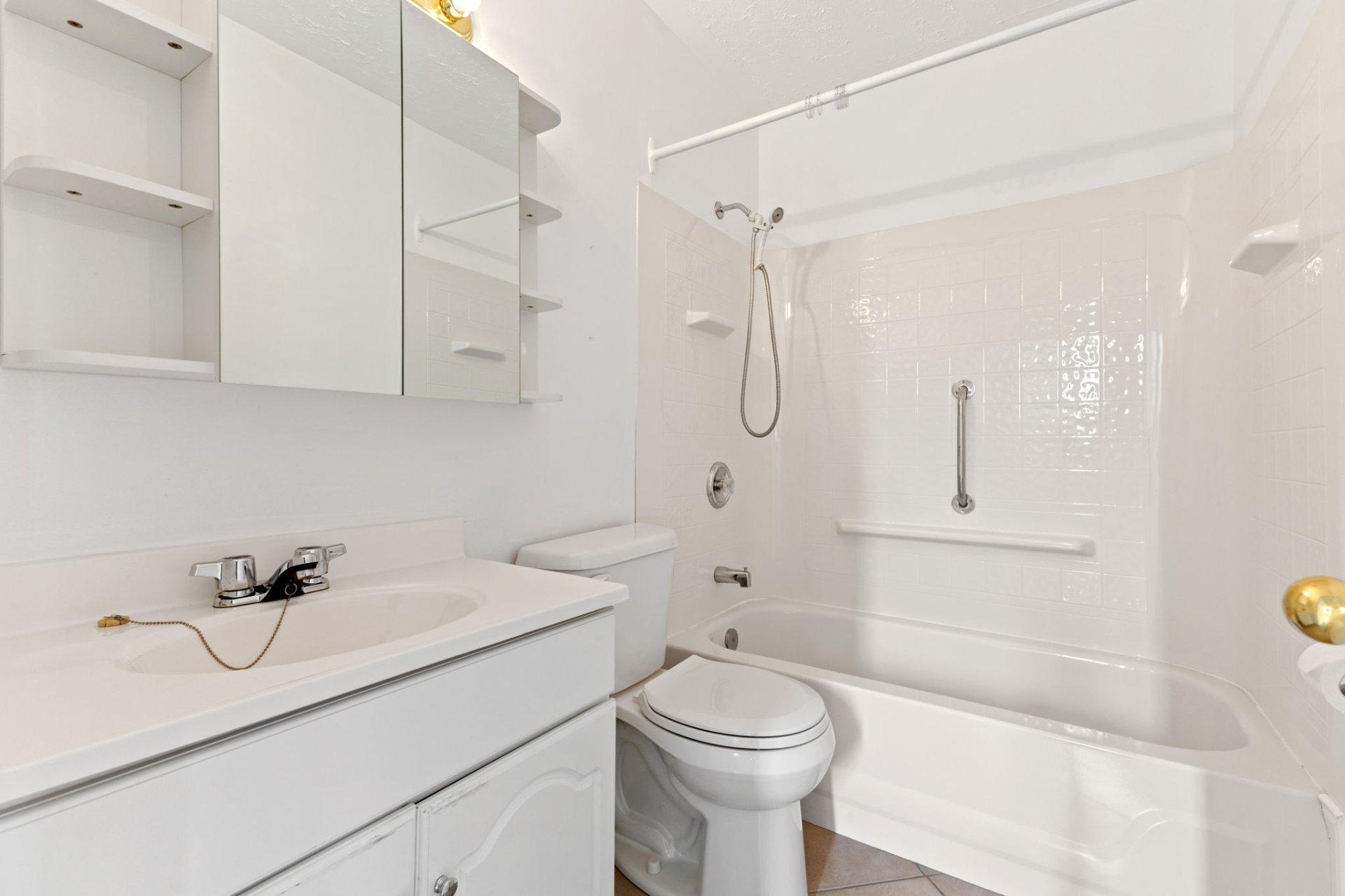 









44


Rue Montreuil

,
Gatineau (Gatineau),




QC
J8T5C8

