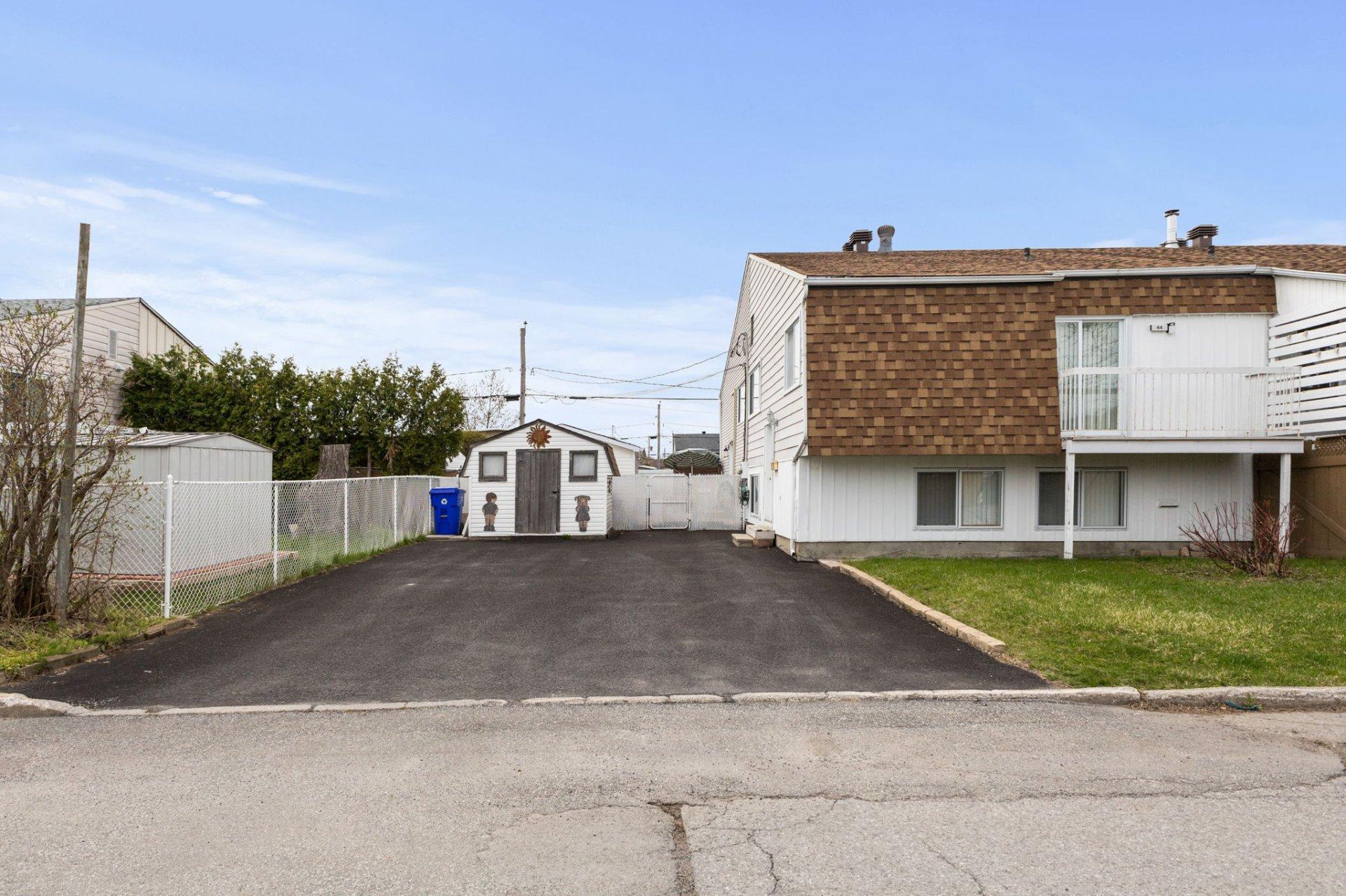 









44


Rue Montreuil

,
Gatineau (Gatineau),




QC
J8T5C8

