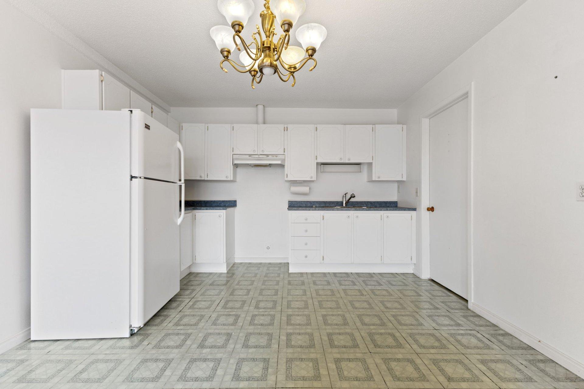 









44


Rue Montreuil

,
Gatineau (Gatineau),




QC
J8T5C8

