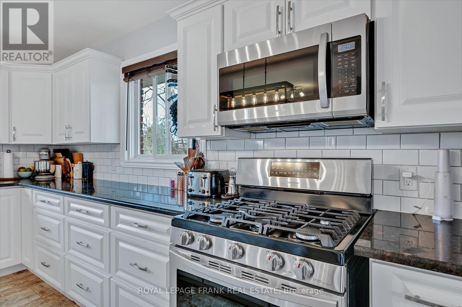 












878 PAYNE LINE ROAD

,
Douro-Dummer,




Ontario
K0L3A0

